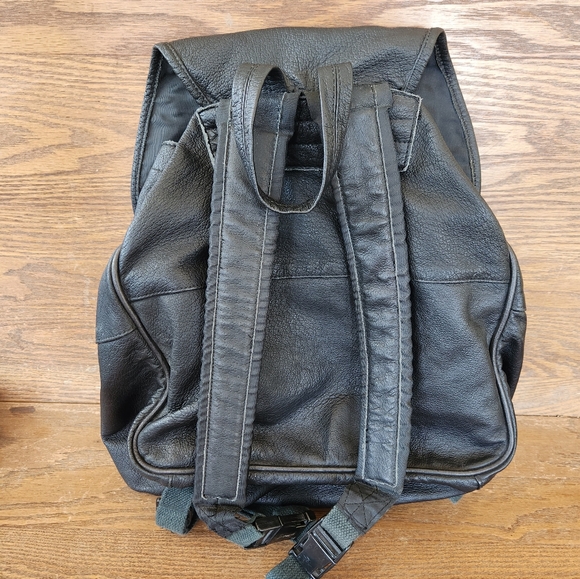 Vintage Leather Backpack - Picture 2 of 6